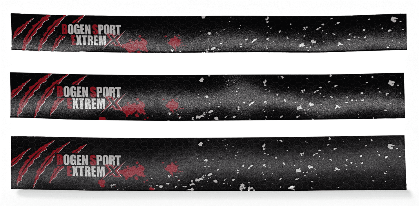 Drei länglich gebogene, schwarze Aufkleber, Design mit roten Kratzspuren, weißen Sprenkeln und Bogen Sport Extrem X Schriftzug