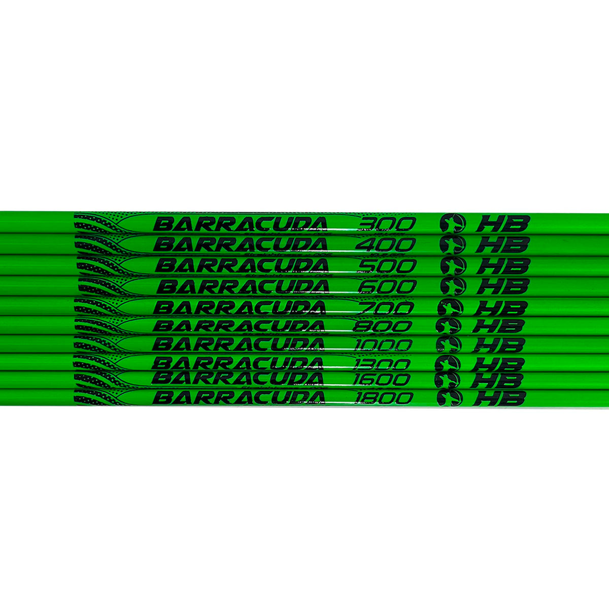 Acht grüne Schäfte mit schwarzer Aufschrift Barracuda und Zahlen von 300 bis 1800, daneben HB Logo auf jedem Schaft
