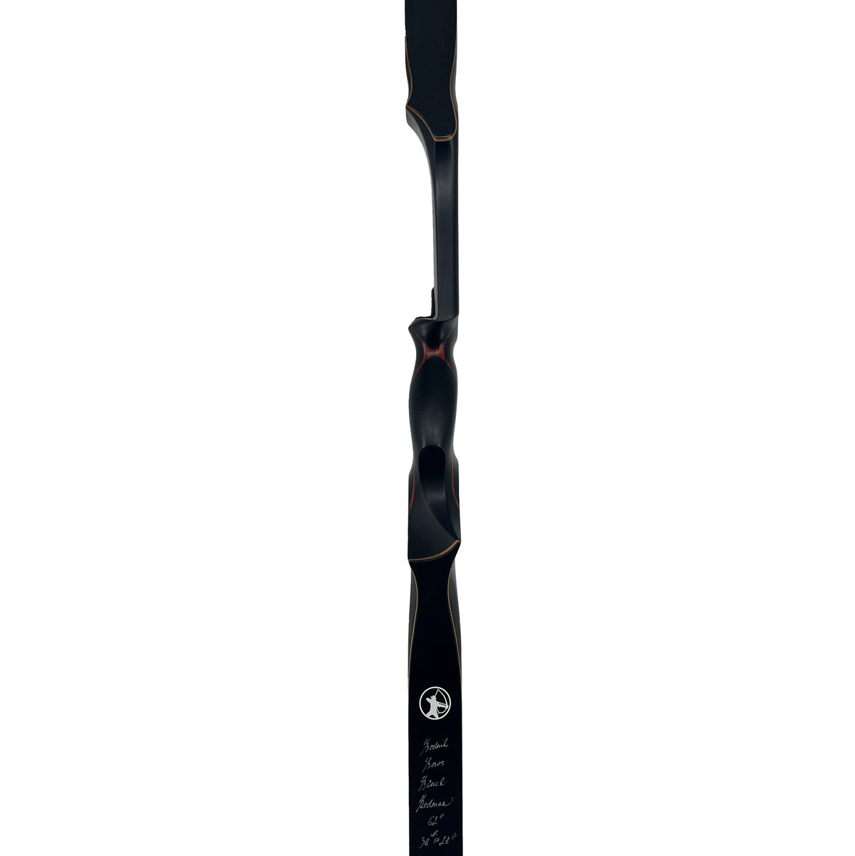 Ein schwarzer Mittelteil eines Bogens mit ergonomisch geformtem Griff, roten Akzenten, Gravur sowie einem weißen Logo unten.